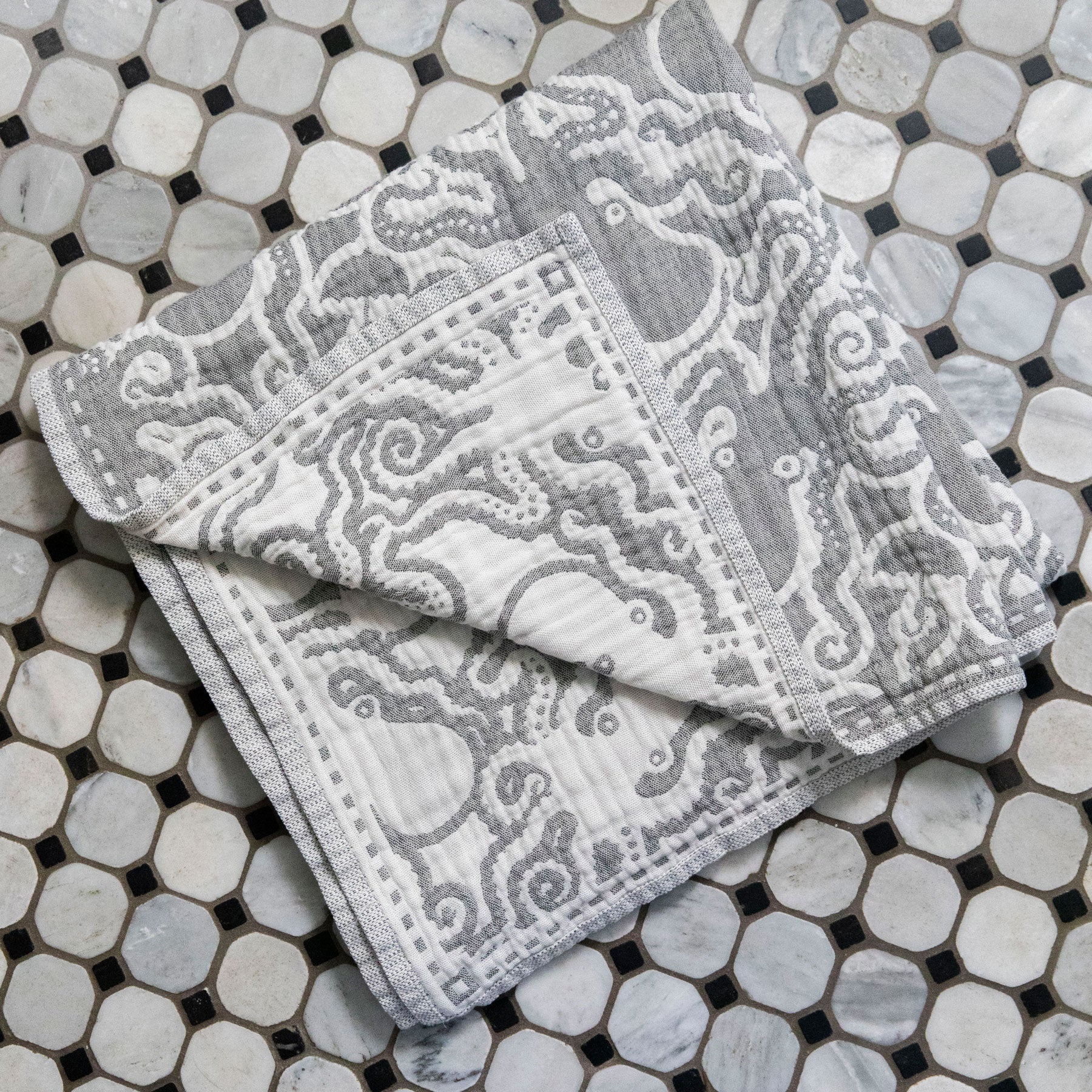 Stay Dry Octopi Towel Set - Image 5